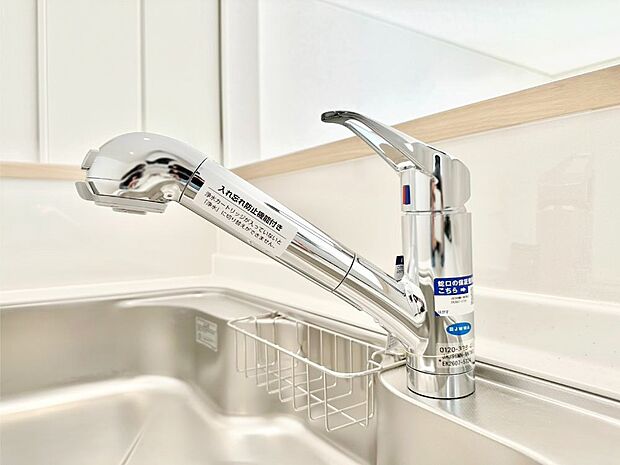 いつでも清潔なおいしいお水を。一つの水栓で水道水と浄水を使い分け。