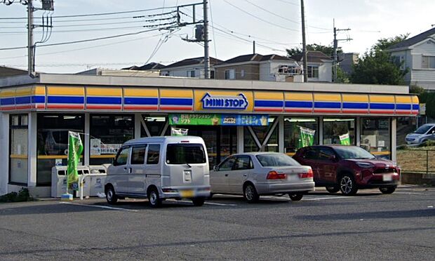 コンビニ 600m ミニストップ 和光オリンピック通り店