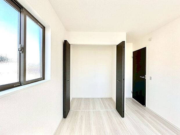 たっぷりの収納スペースで快適に暮らせそう