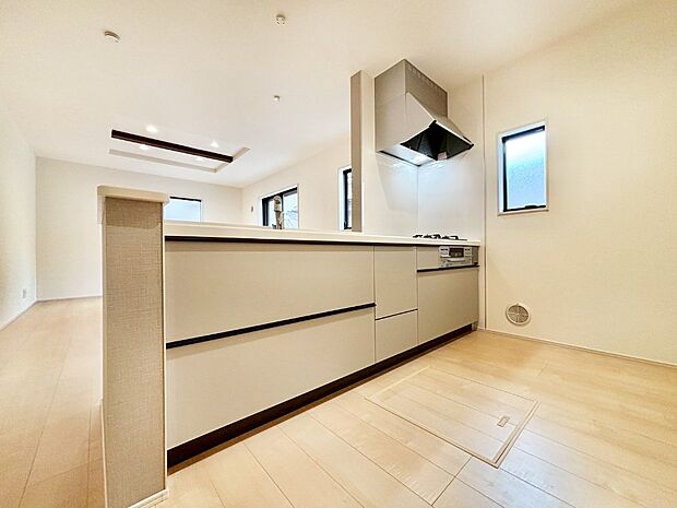 料理をしながらご家族との会話を楽しめる対面カウンターキッチン