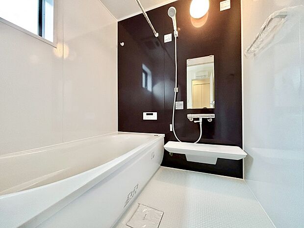 落ち着いた雰囲気でゆっくりお寛ぎいただけるバスルーム