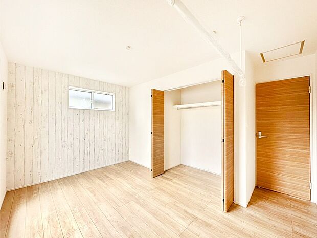 ナチュラルなフローリングはどんなインテリアにもマッチ。