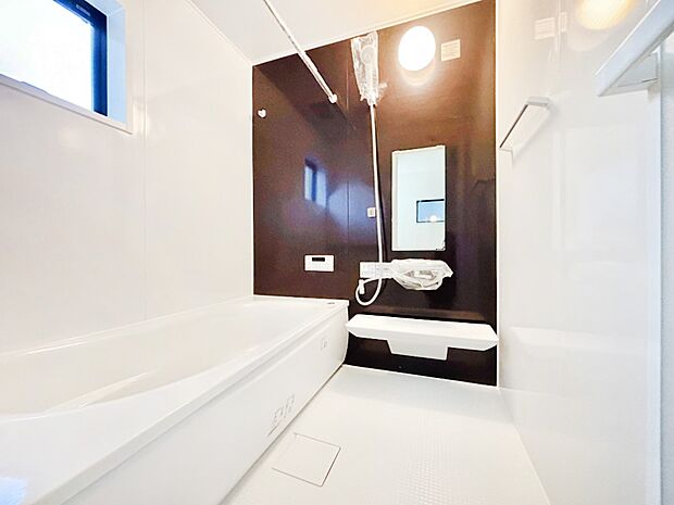 落ち着いた雰囲気でゆっくりお寛ぎいただけるバスルーム