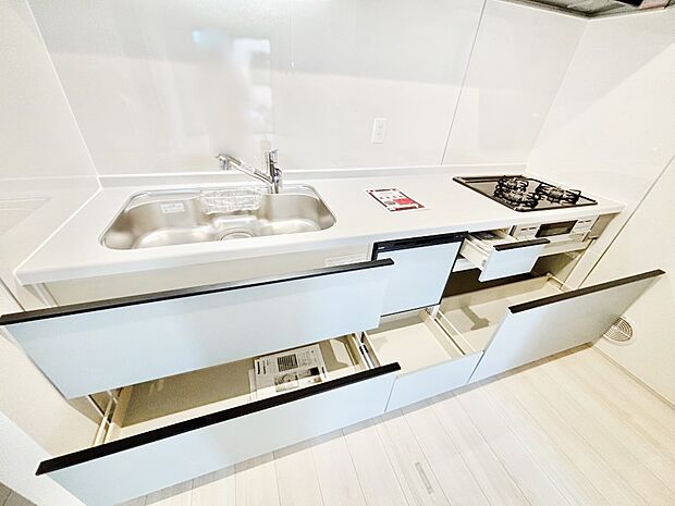 使いやすさを優先したスライド式収納タイプ！