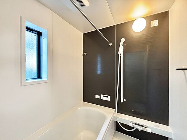 落ち着いた雰囲気でゆっくりお寛ぎいただけるバスルーム