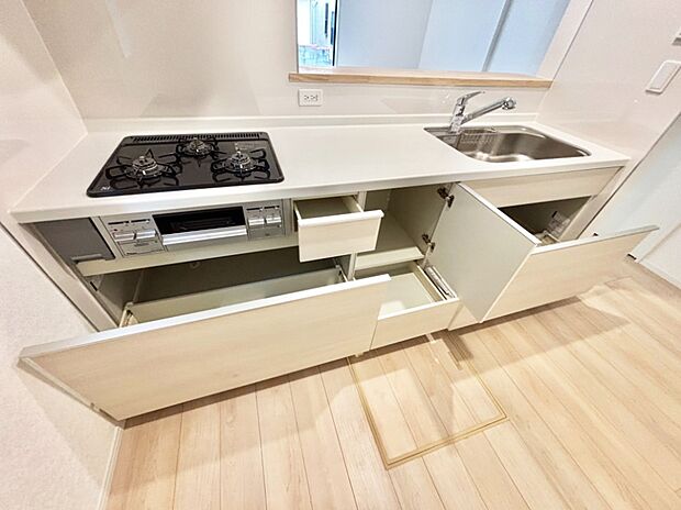 使いやすさを優先したスライド式収納タイプ!