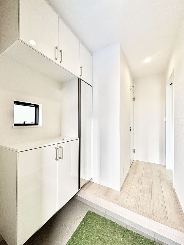 いつもきれいにしておきたい玄関ですね。  