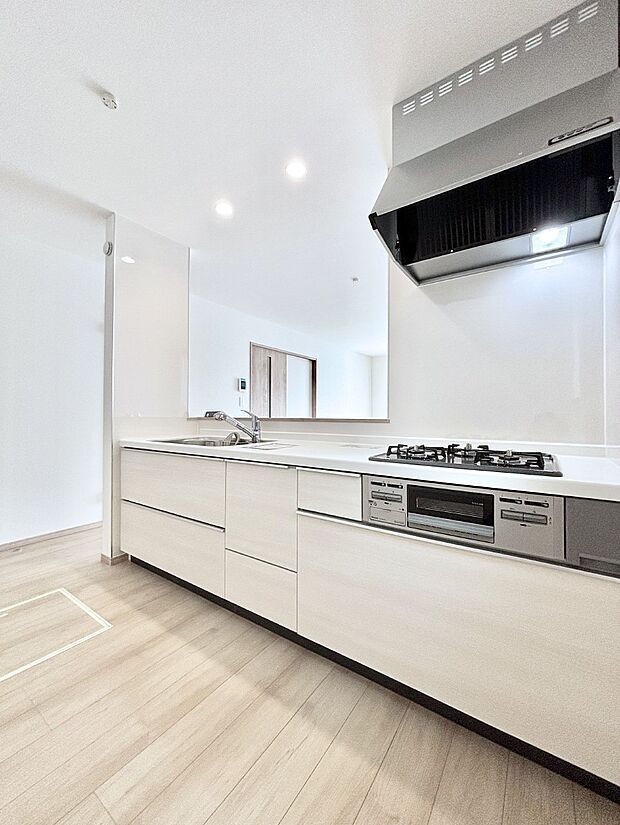 料理をしながらでもご家族との会話を楽しめる対面キッチン