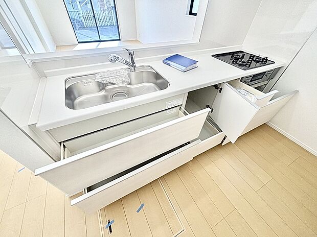 使いやすさを優先したスライド式収納タイプ!