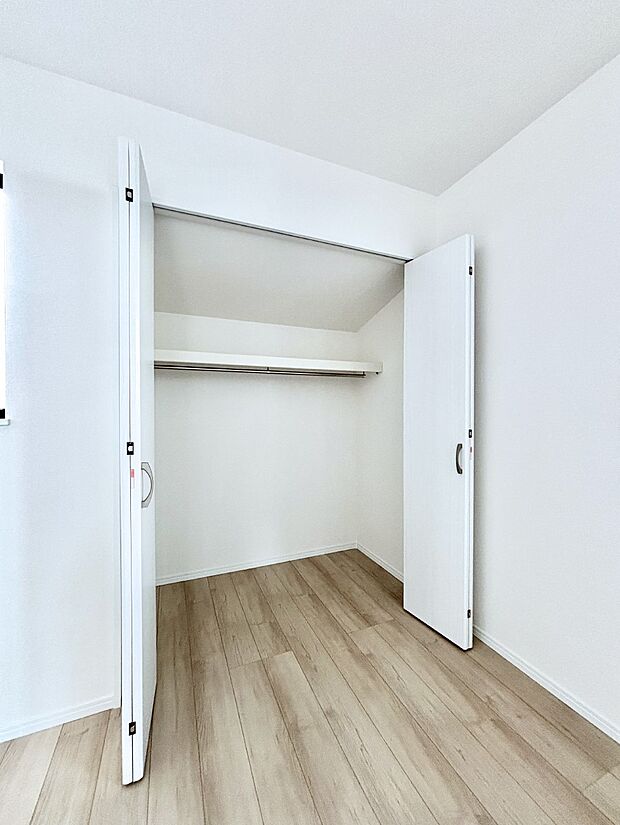 たっぷりの収納スペースで快適に暮らせそう 