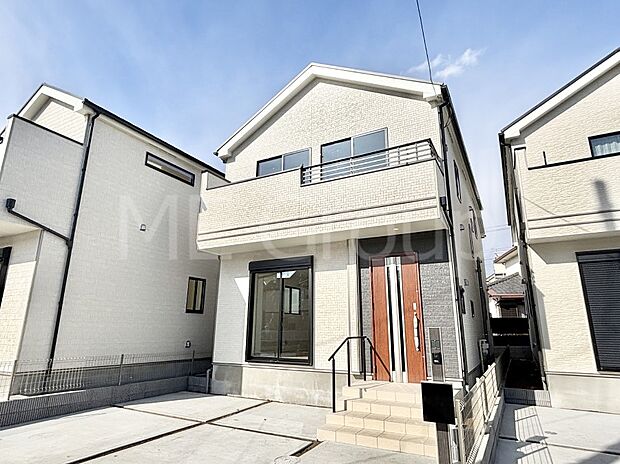 洗練された外観、上質な住空間が広がる室内は永く安心して過ごせる住居です。 