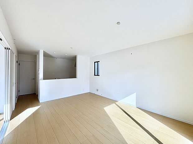 家族団らんの時間も増えそうなくつろぎのリビングダイニング。   