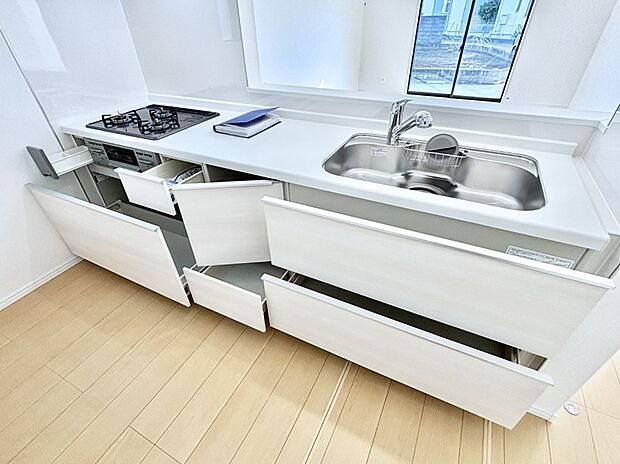 使いやすさを優先したスライド式収納タイプ！