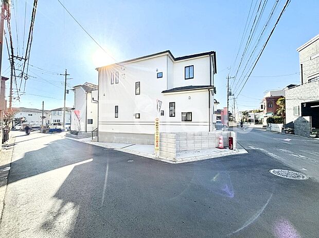 陽光と開放感に恵まれた角地。ここから始まる新生活を応援いたします！