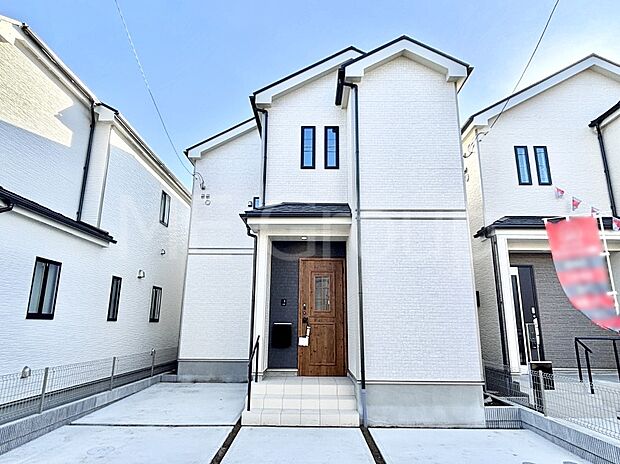 たっぷりの陽光と開放感に包まれる明るい住まい  