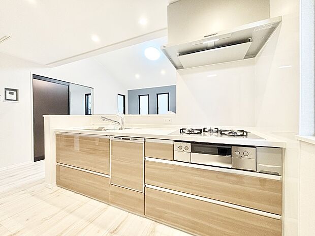 広々とした使い勝手の良いキッチンで日々のお料理も楽しくなりそう