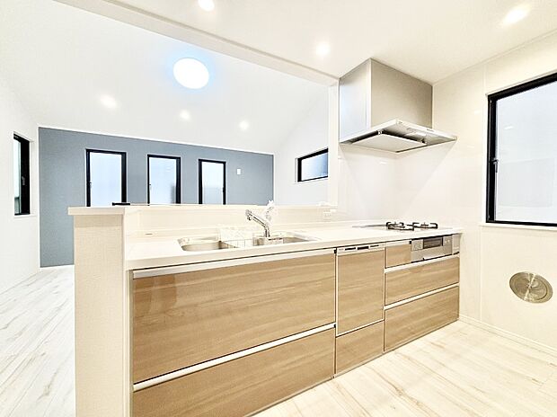 料理をしながらご家族との会話を楽しめる対面カウンターキッチン