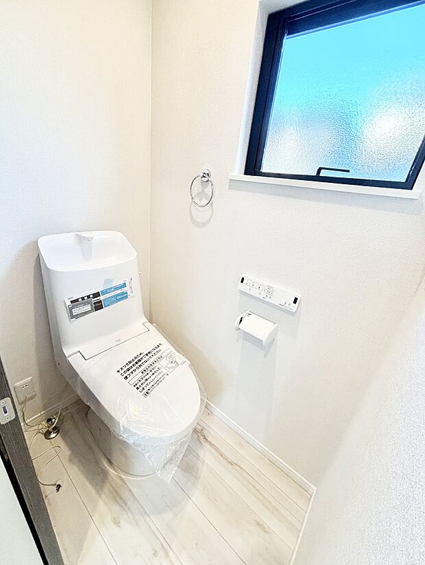 トイレは温水洗浄機能付き