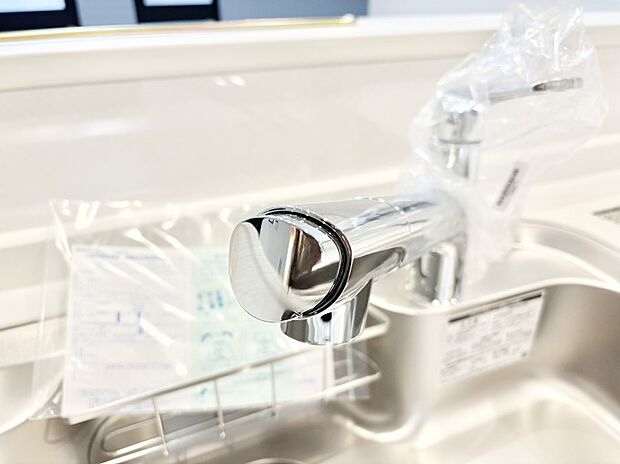 いつでも清潔なおいしいお水を。一つの水栓で水道水と浄水を使い分け。