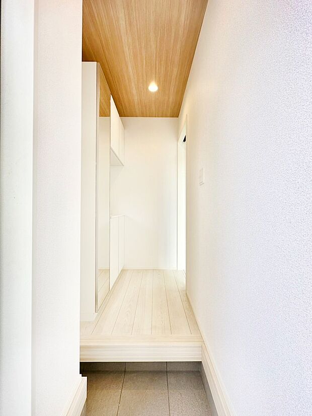 家族の帰宅やお客様をあたたかく迎える玄関