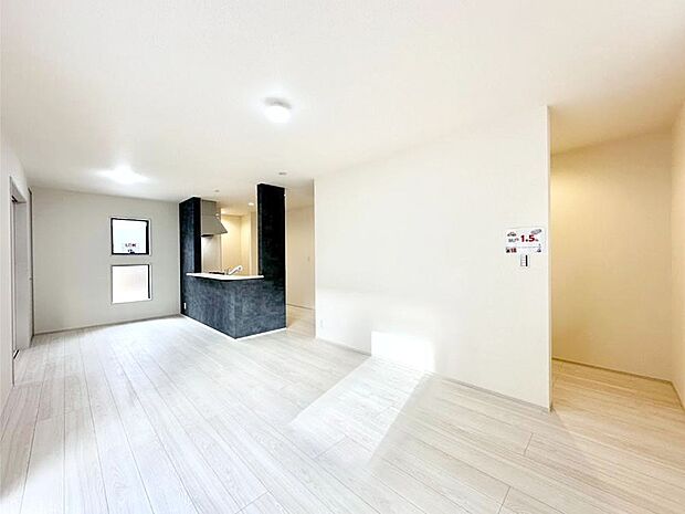 住む方の個性が引き出される、インテリアを考えるのが楽しみなリビングです！ 