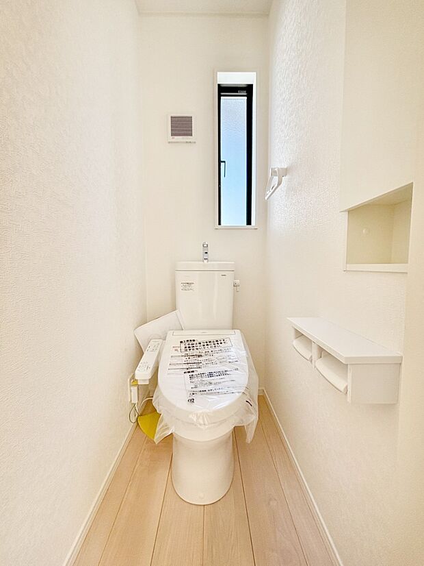 トイレは安心の2箇所！朝のバタバタも一安心です。 