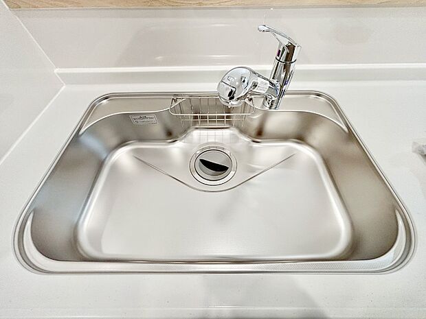 いつでも清潔なおいしいお水を。一つの水栓で水道水と浄水を使い分け。