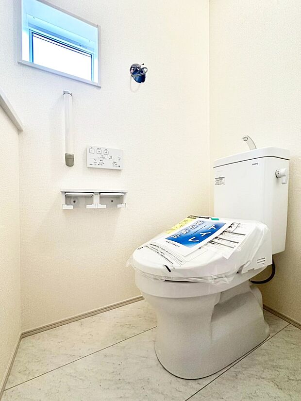トイレは温水洗浄機能付き