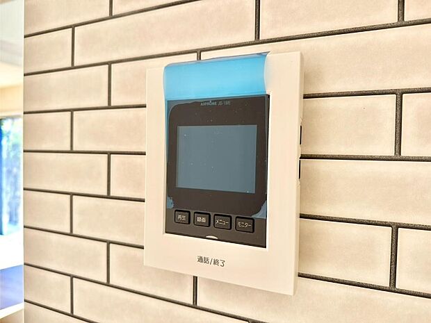 TVモニター付インターフォンが付いていてセキュリティ充実