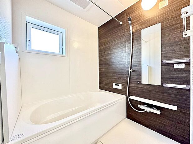 落ち着いた雰囲気でゆっくり寛げるバスルーム