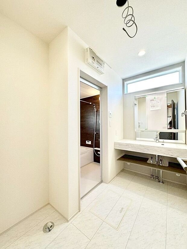 お子さんがうがい、手洗いも喜んでしてくれそうな洗面所!