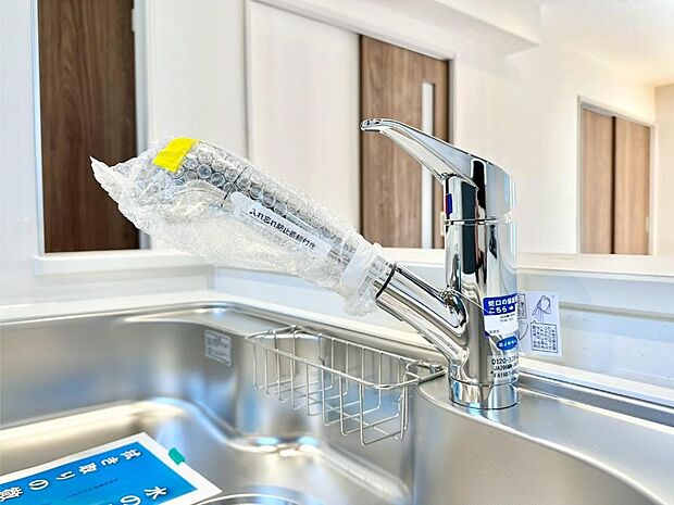 浄水器一体型のキッチンで洗い物用・料理用と切り替え簡単!
