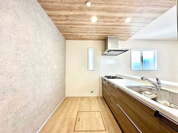 ゆとりあるキッチンではご家族と楽しくお料理ができます。