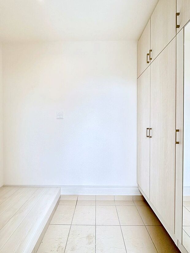 家族の帰宅やお客様をあたたかく迎える玄関