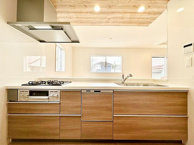 ゆとりあるキッチンではご家族と楽しくお料理ができます。