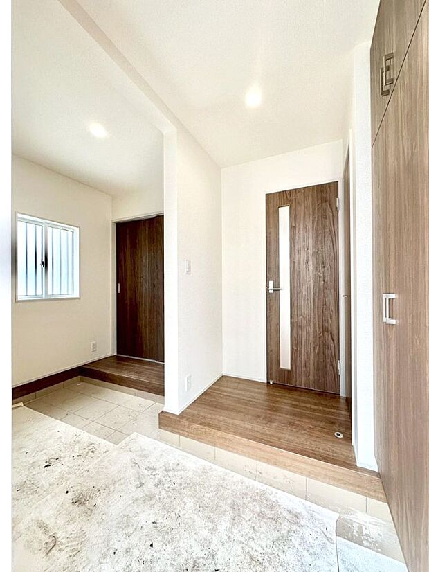 家族の帰宅やお客様をあたたかく迎える玄関