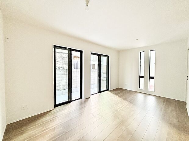 窓からのやさしい光が心地よいプライベートルーム