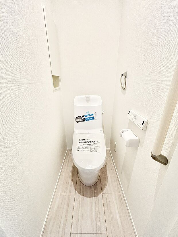 トイレは温水洗浄機能付き