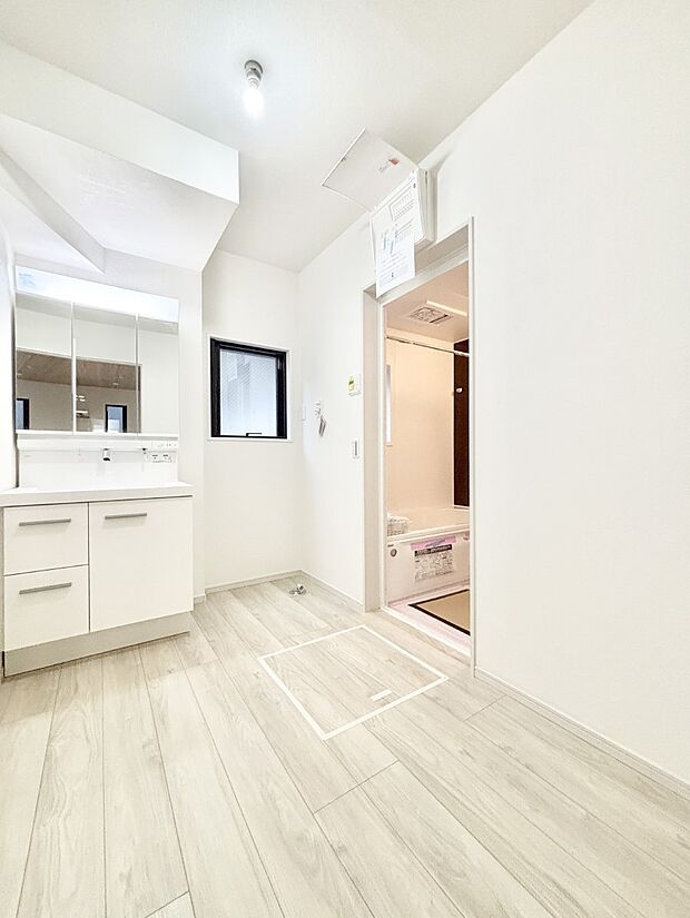 広々とゆとりのあるランドリースペース