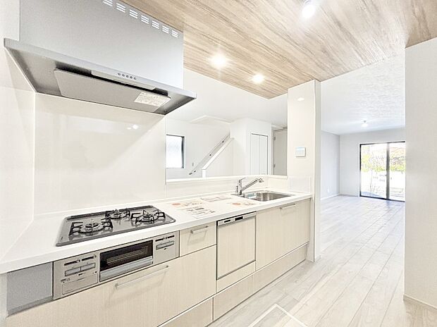 毎日使うキッチンだから、使いやすさ＆お手入れのしやすさにこだわりました。 