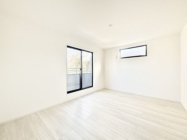 明るいバルコニーサイドに洋室を設置。目覚めの良い寝室に。