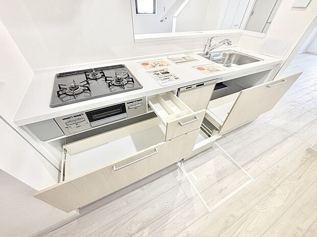 使いやすさを優先したスライド式収納タイプ!