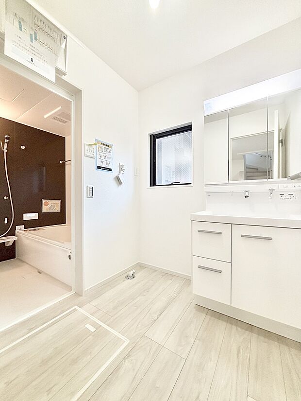 広々とゆとりのあるランドリースペース。  