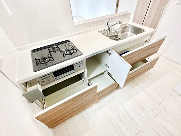 使いやすさを優先したスライド式収納タイプ！