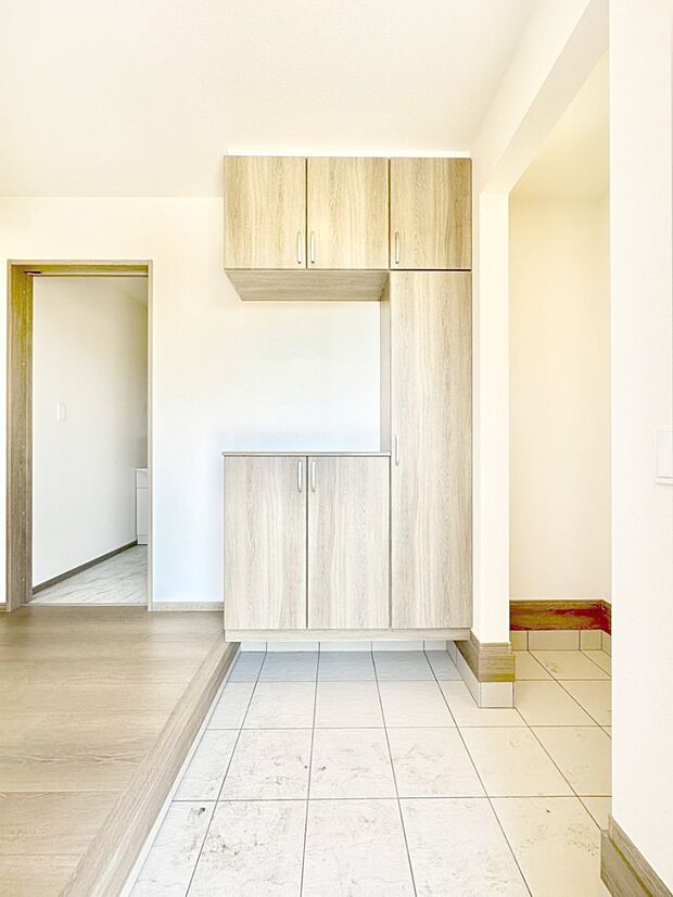 いつもきれいにしておきたい玄関ですね。