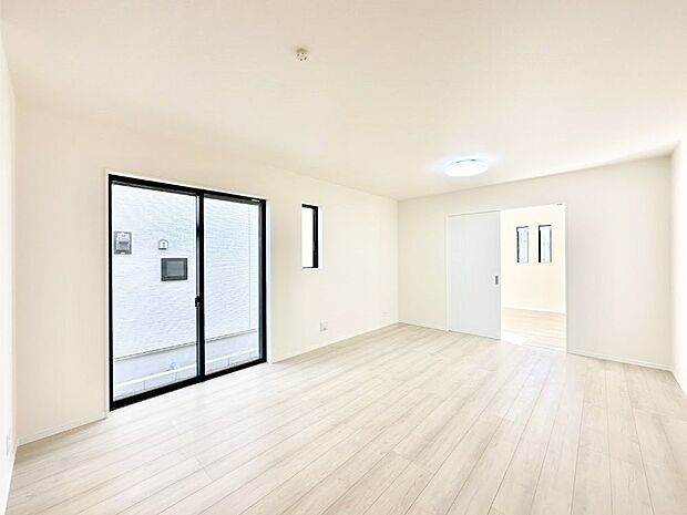 家族の笑顔が自然と生まれてくる、そんな雰囲気のダイニングに仕上がっています 