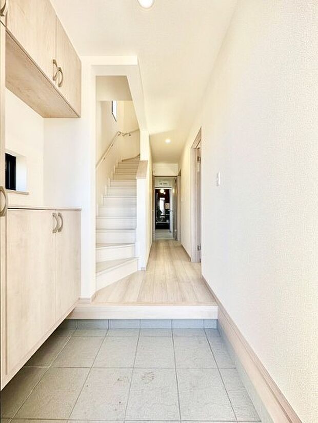 いつもきれいにしておきたい玄関ですね。  