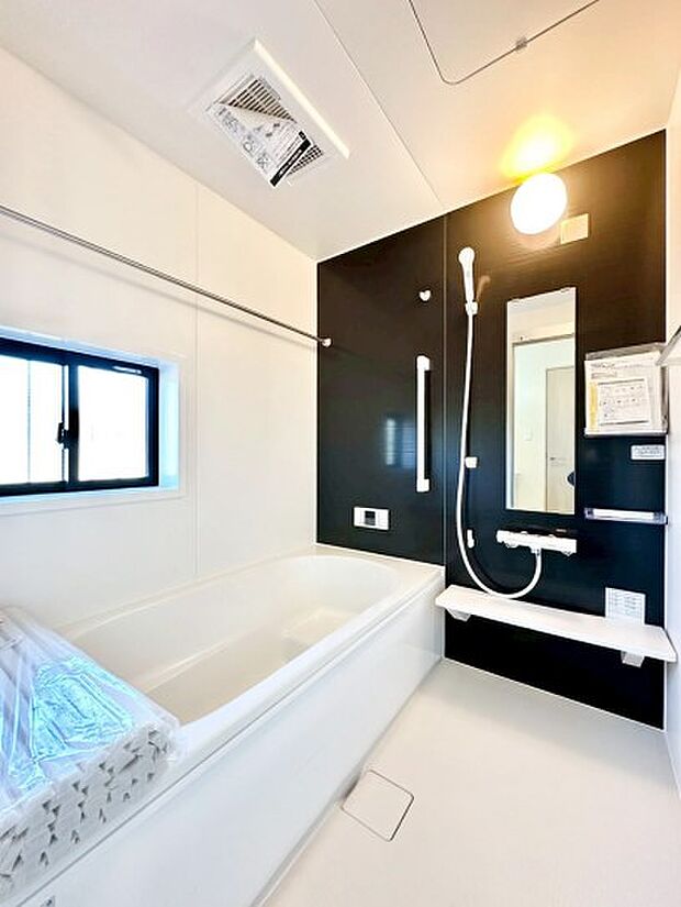 落ち着いた雰囲気でゆっくりお寛ぎいただけるバスルーム