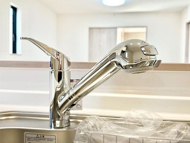 いつでも清潔なおいしいお水を。一つの水栓で水道水と浄水を使い分け。