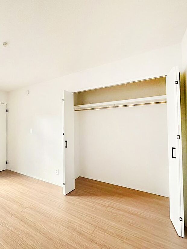 たっぷりの収納スペースでいつでも住空間がスッキリ保てそう